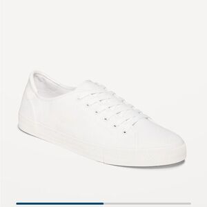 NWT Old Navy canvas lace up sneakers 9 1/2